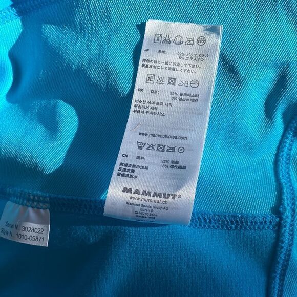 Mammut sz M hooded mid weight layer zip front and one zip pocket at chest EUC - Picture 9 of 10